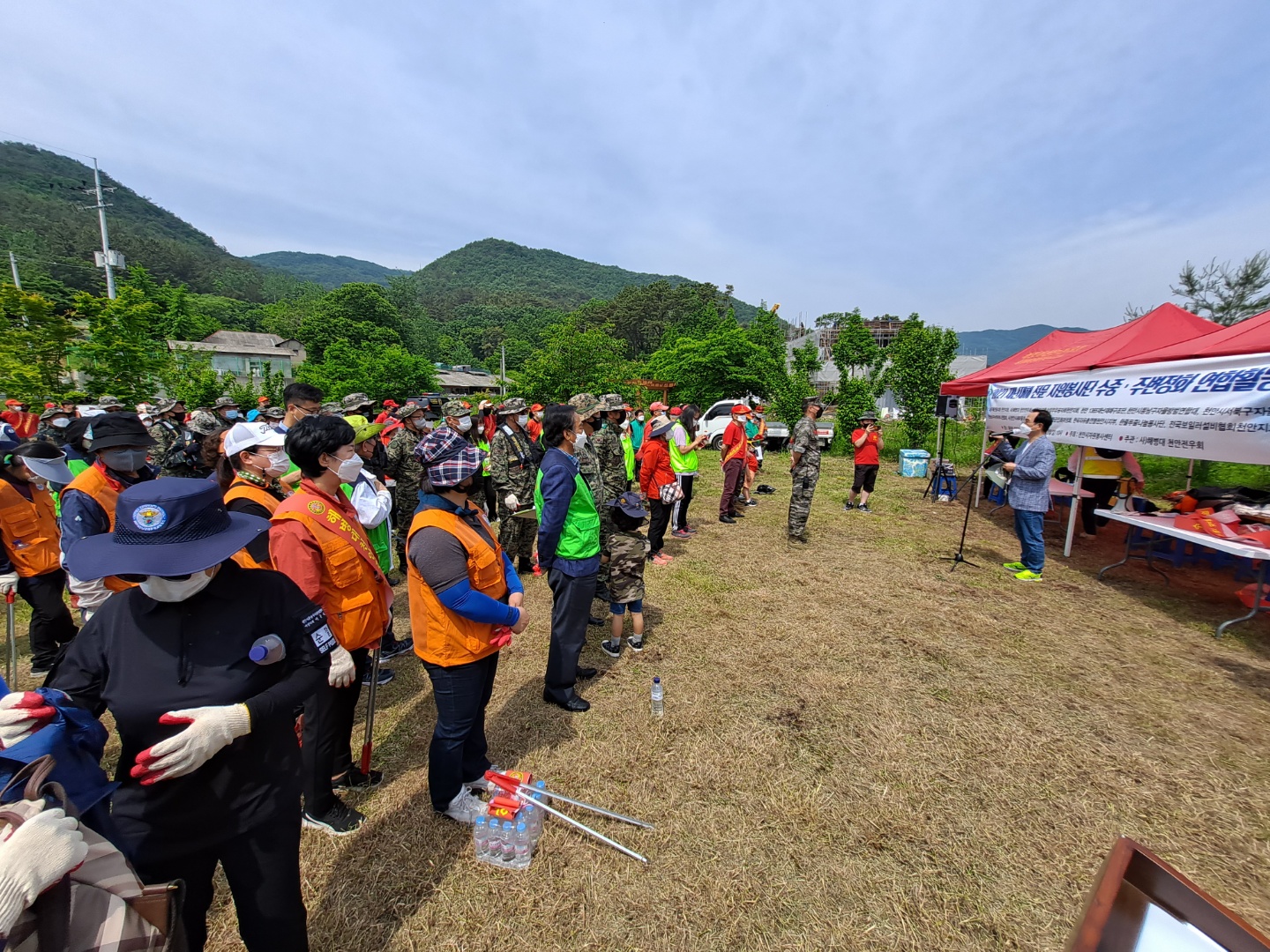 천안시 재난재해전문자원봉사단, 용연저수지 ‘정화 활동’ 1번째 관련 이미지